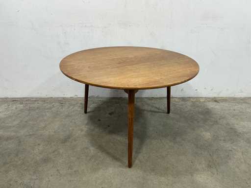 Danish design - Round dining table