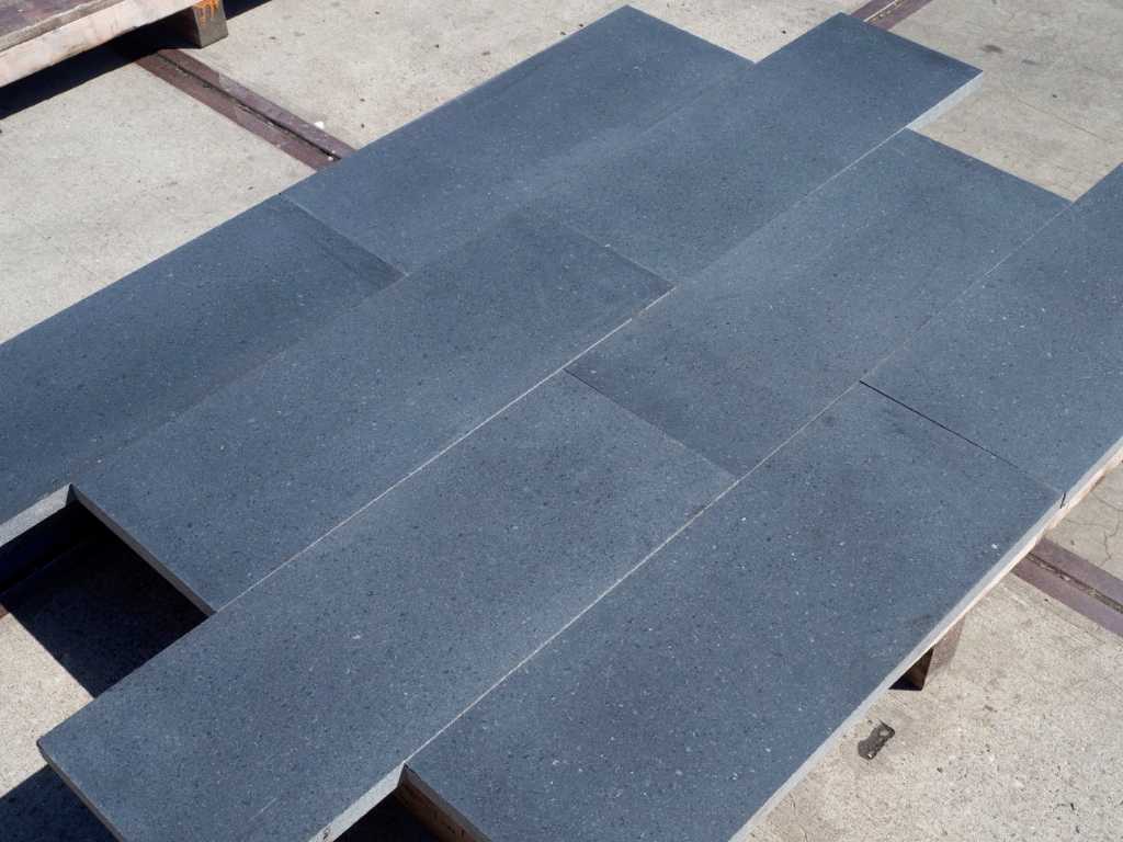 Natural stone tiles 16,3m²