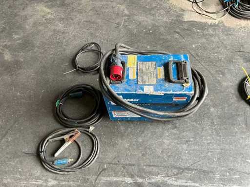 Macchina per saldatura a elettrodi Miller XMTC 300 CC/CV