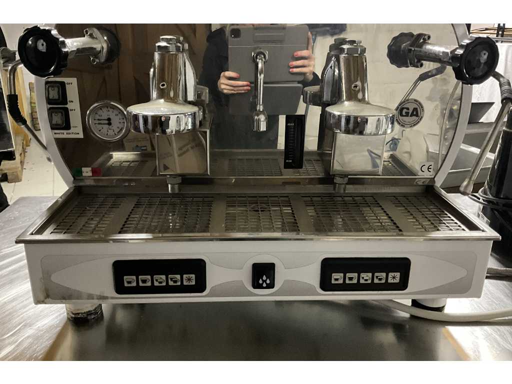La Nuova Era Altea professional coffee machine with grinder and accessories