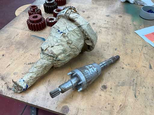 DeMag rotor 16/7 P4 en rotor 13/6 KF Rondsel