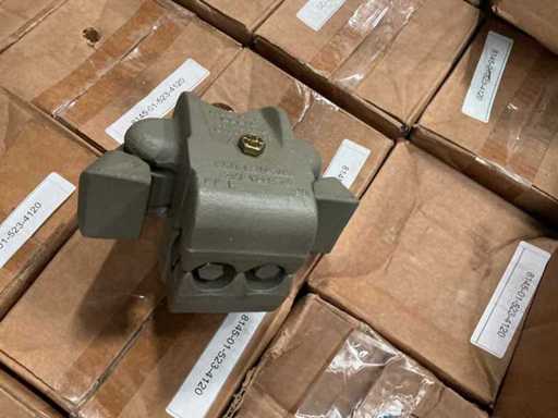 Horizontal connector (47x)