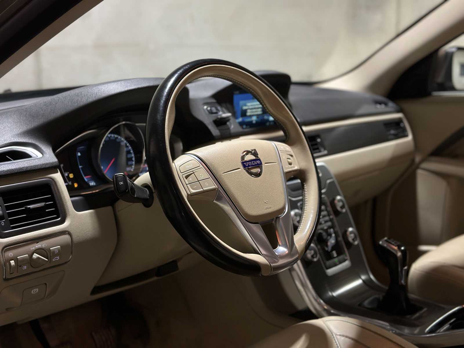 Volvo V70 2.0 D4 Summum 181pk 2015 (Origineel-NL), GB-859-B