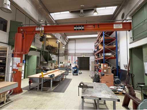 Kone 1985 - macara cu foc pe stâlp