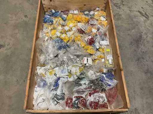 Lotto di materiale per l'installazione