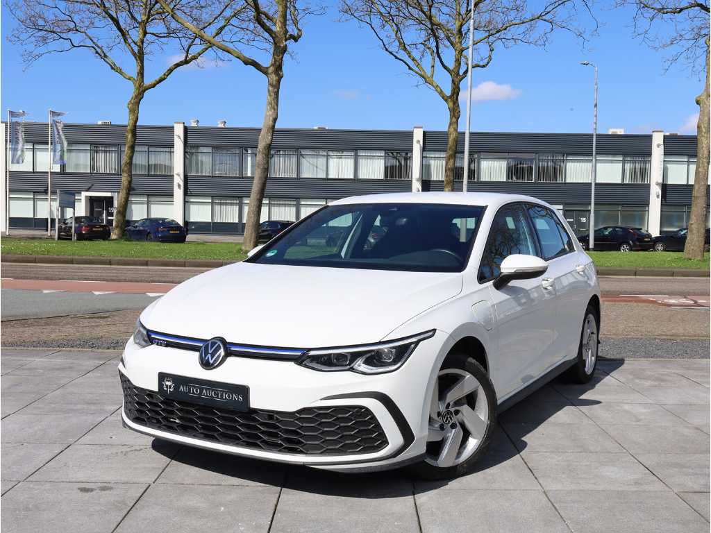 Volkswagen Golf GTE 1.4 e-Hybrid PHEV 245HP Automatic Carplay/Android Seat & Steering Wheel Heating LED DAB Adaptive