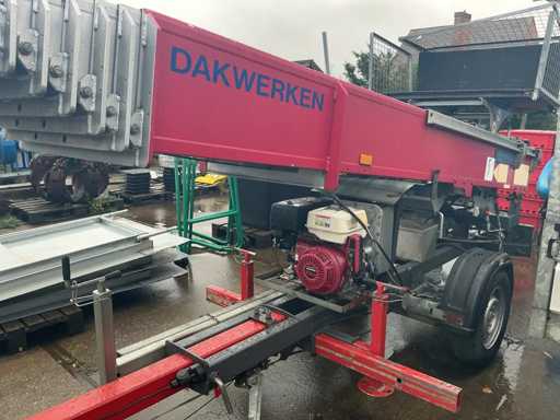 Contractor material, scaffolding and reach truck