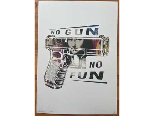 DEATH NYC: Mona Lisa Gun 13/100