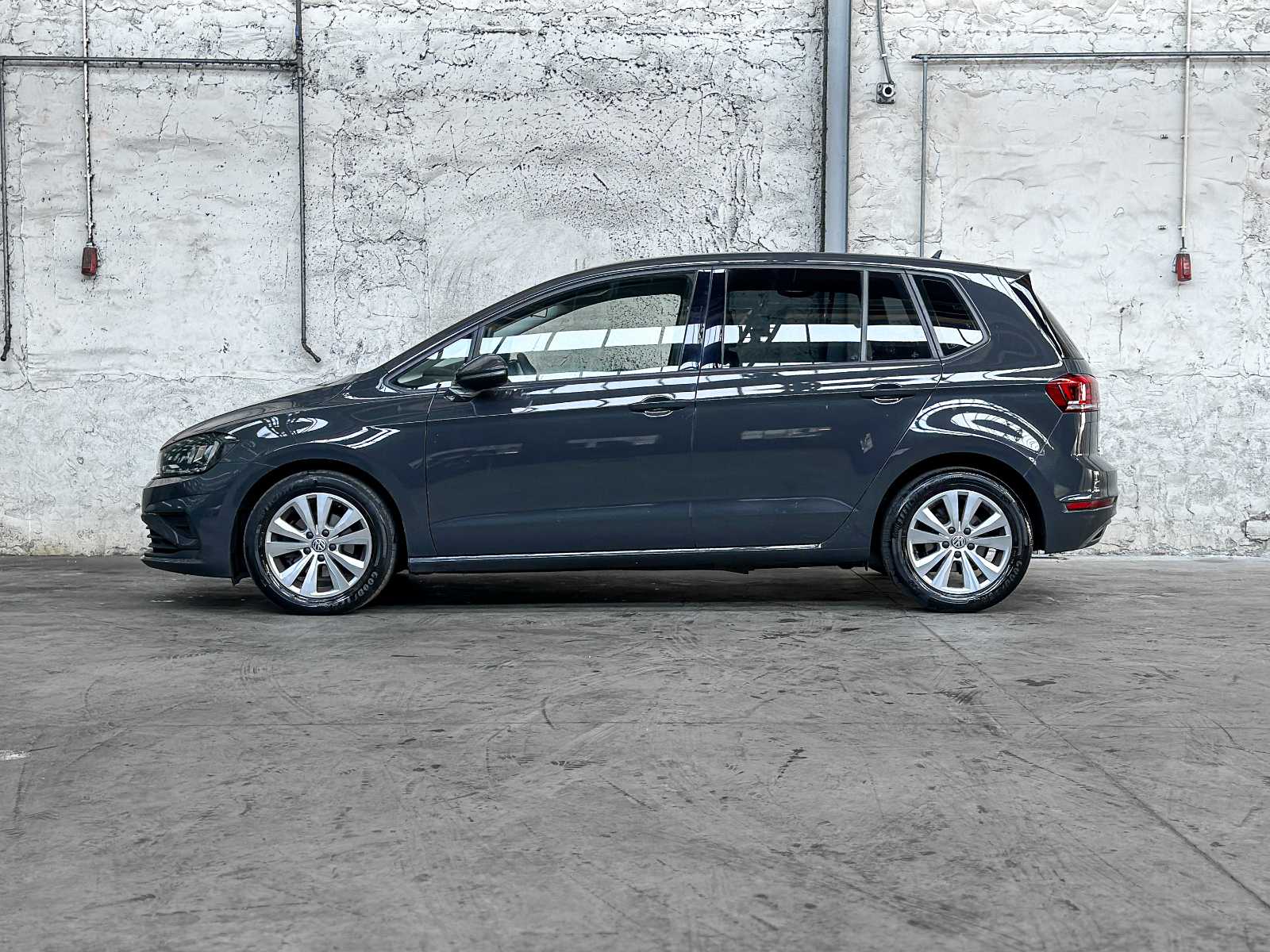 Volkswagen Golf Sportsvan 1.0 TSI Highline 110pk 2018, N-155-RT