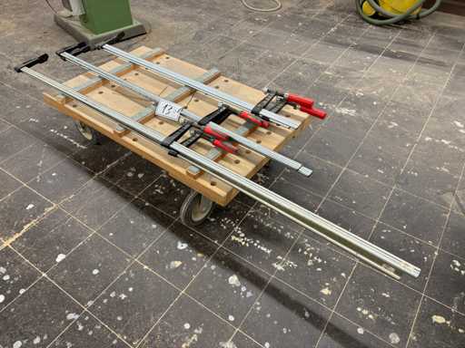 BESSEY  Posten Zwingen