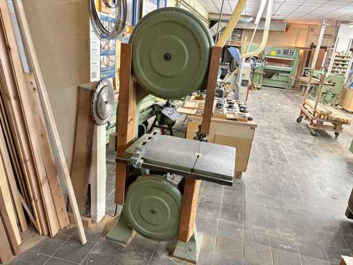 Ferăstrăul cu bandă CENTAURO 600 ST