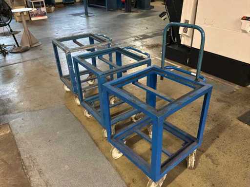 Platform trolleys (3x)