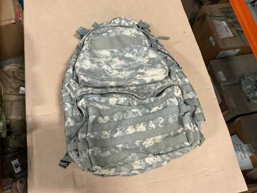 Sac à dos en train de taille moyenne