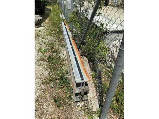 Metal beams with roller carriage – rails / steel sliding support