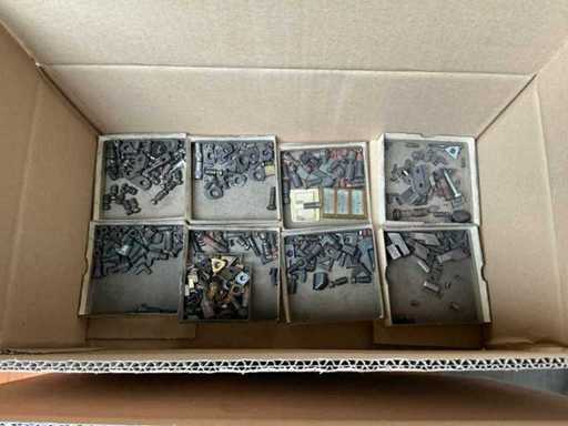 Batch of clamping and clamping material