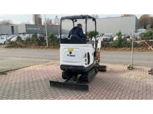 51db4de0-d990-44ee-9589-5b94d5fb30b0.mp4