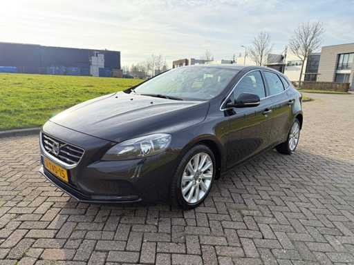 Volvo V40 1,6 D2 Ultimate, 2-TVD-15