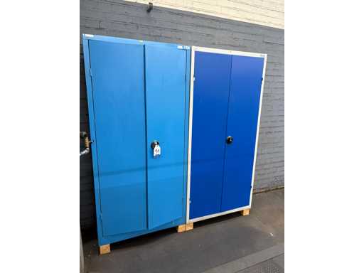 GARANT/LISTA Lot Hinged door cabinets without contents