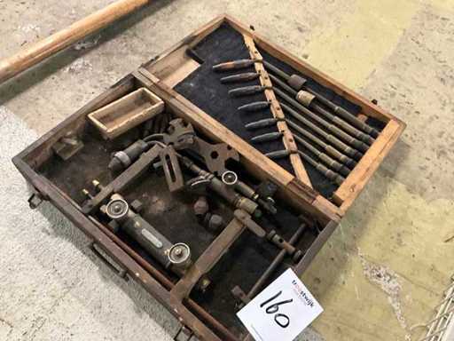 Verschiedene Teile, Werkzeuge und Zubehör