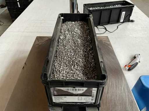 Würth 17.44kg Hex nut M3 in stackable bin