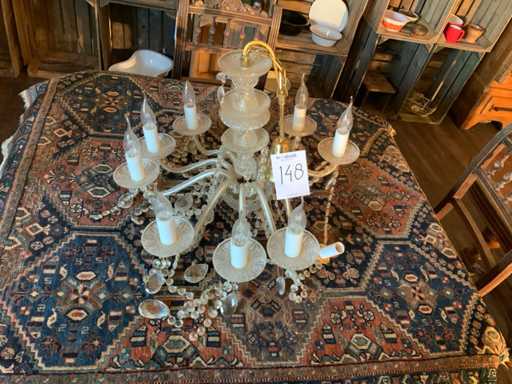 Antico lampadario di cristallo