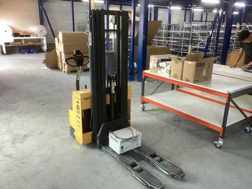 Stacker Atlet CSH 160 2002