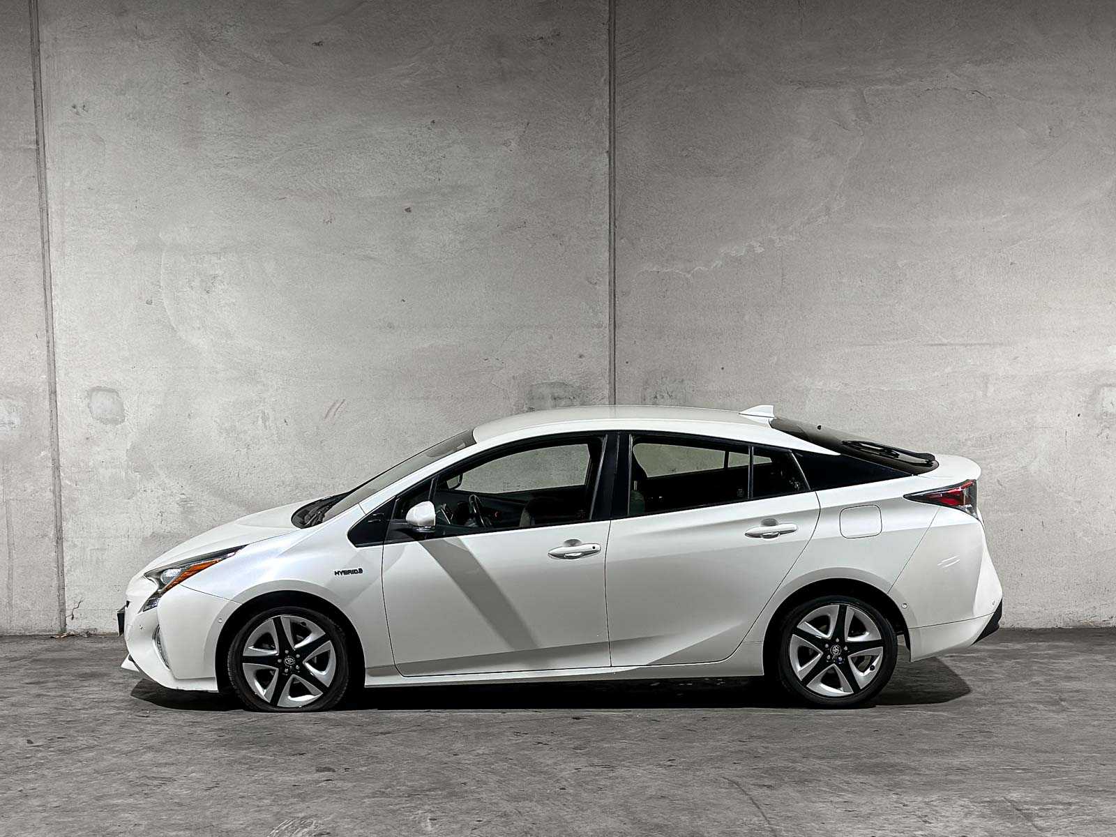Toyota Prius 1.8 Dark Edition 98pk 2017, H-314-FX