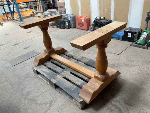 Stejar cu bază de mănăstire