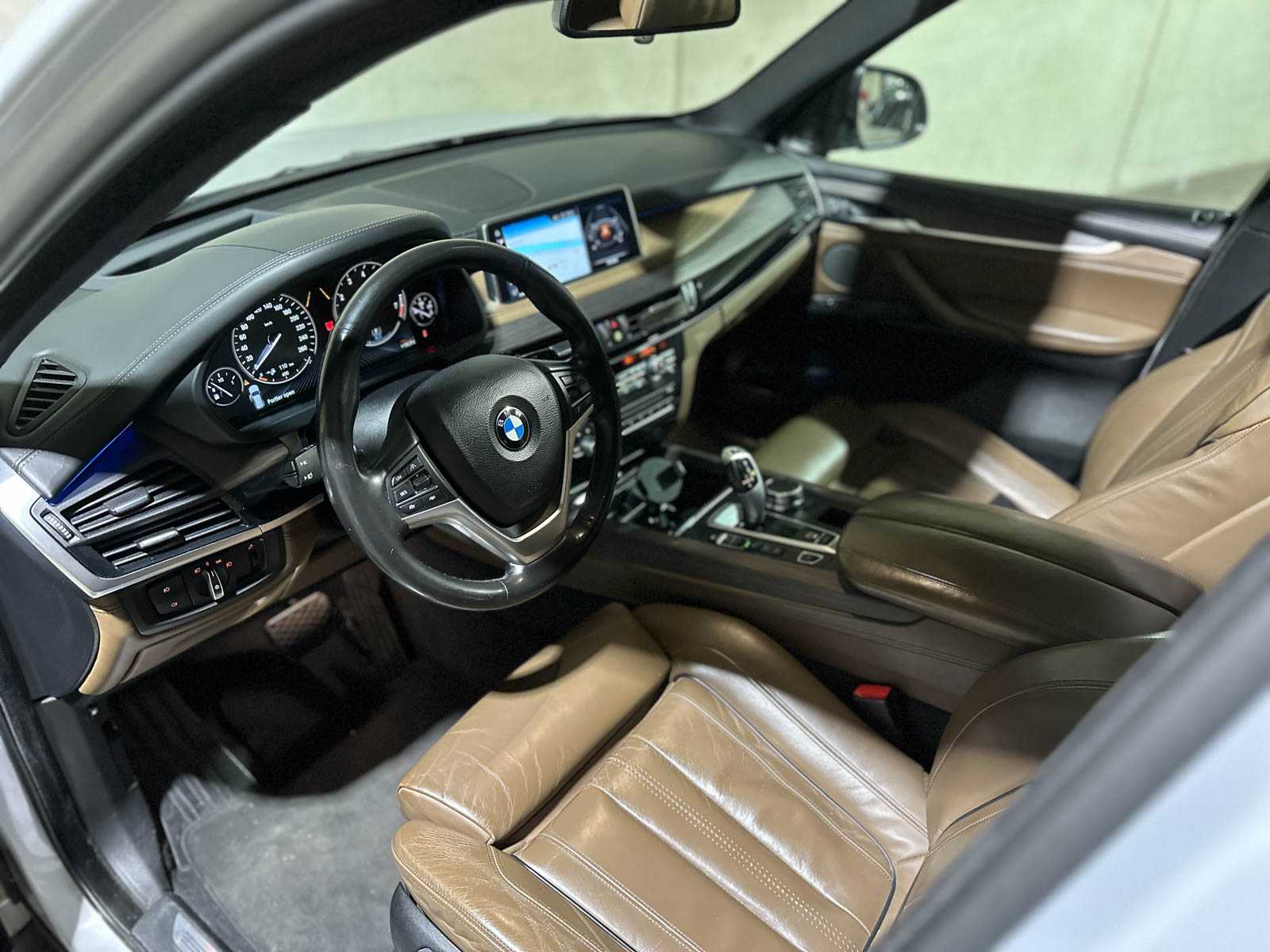 BMW xDrive40e iPerformance High Executive -individual- F15 313pk 2016, R-711-DS