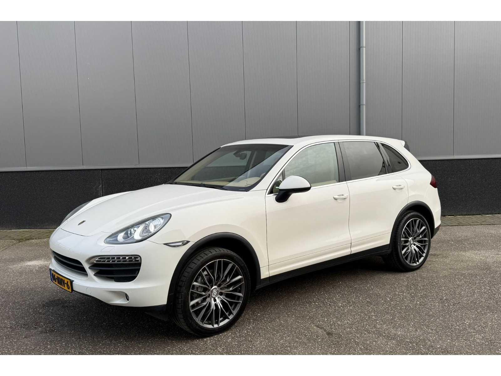Porsche Cayenne 4.8 S automatic; 06-NNV-6