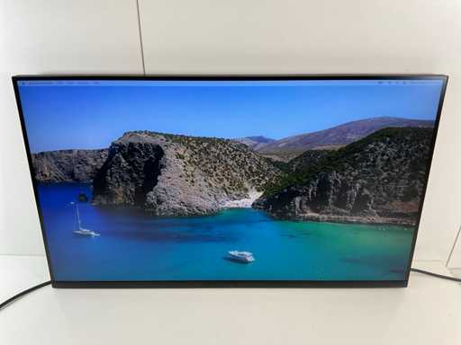 Dell (P3223QE) 32", 3840x2160 (UHD) IPS Monitor