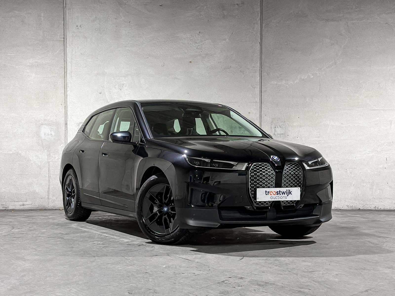 BMW iX xDrive40 Executive 77 kWh 326pk 2023 (Origineel-NL), T-756-HD