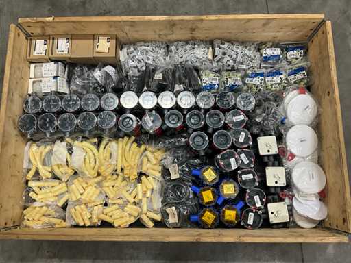 Lot de accesorii electrice (200x)