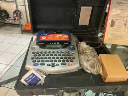 Fournitures de bureau (2x)