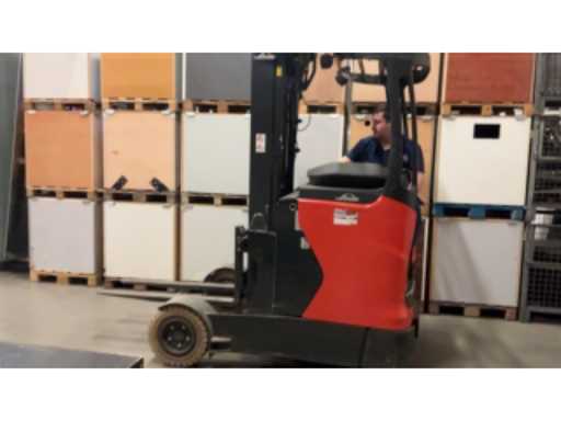 24f02362-74e3-41ca-b75b-d8e5f1352dfc.mp4