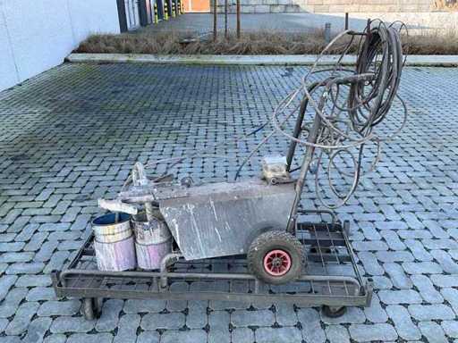 Machine à pulvériser de peinture