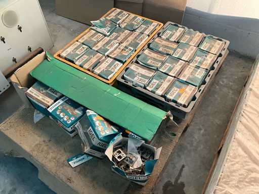 RVS Patio Clips (1550×)