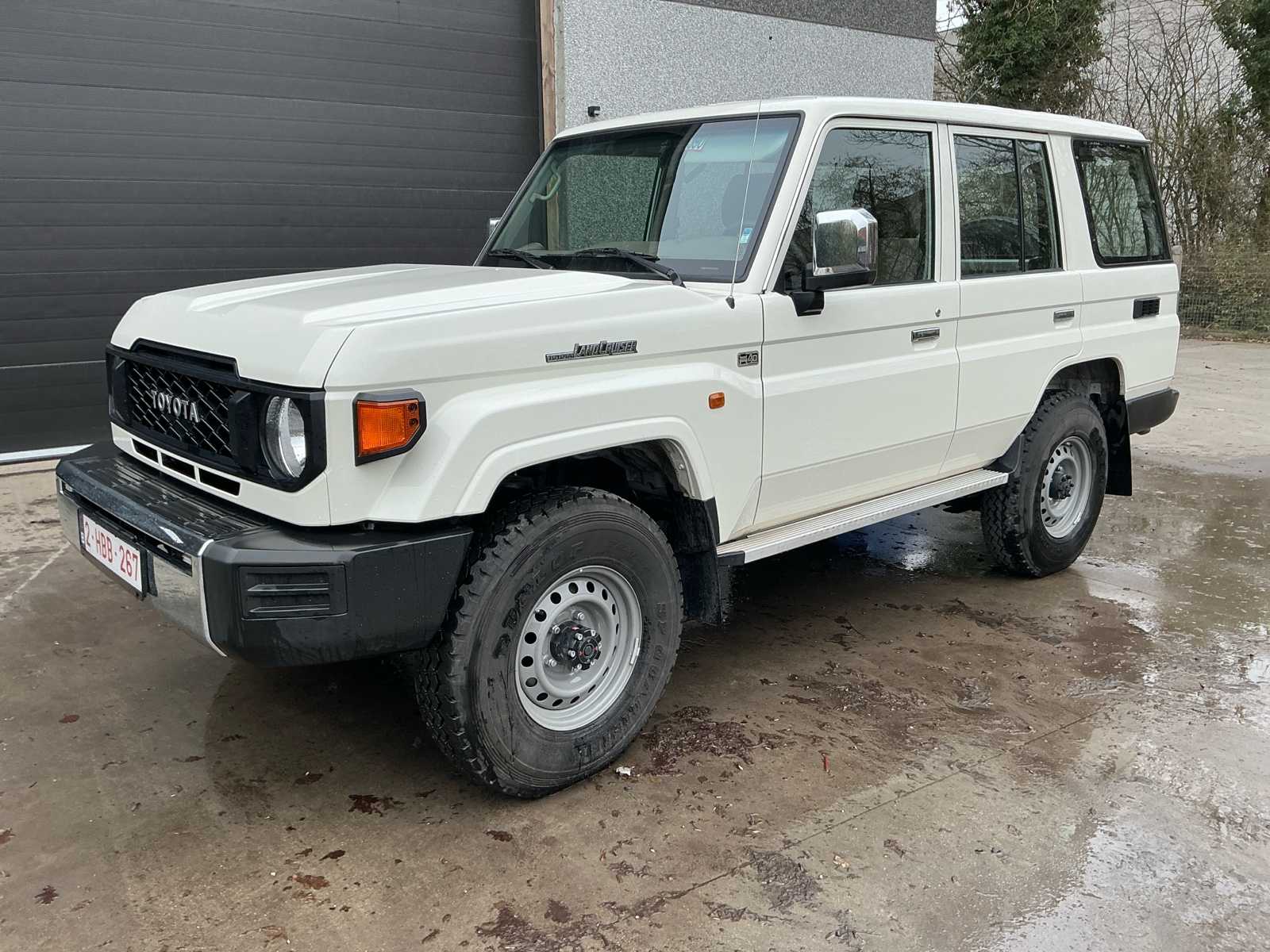 2023 Toyota GRJ 76 LX Landcruiser Light Truck (800km!)