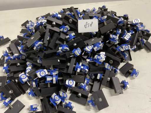 Aluminium-Endklemme für die Montage des Solarpanels (110x)