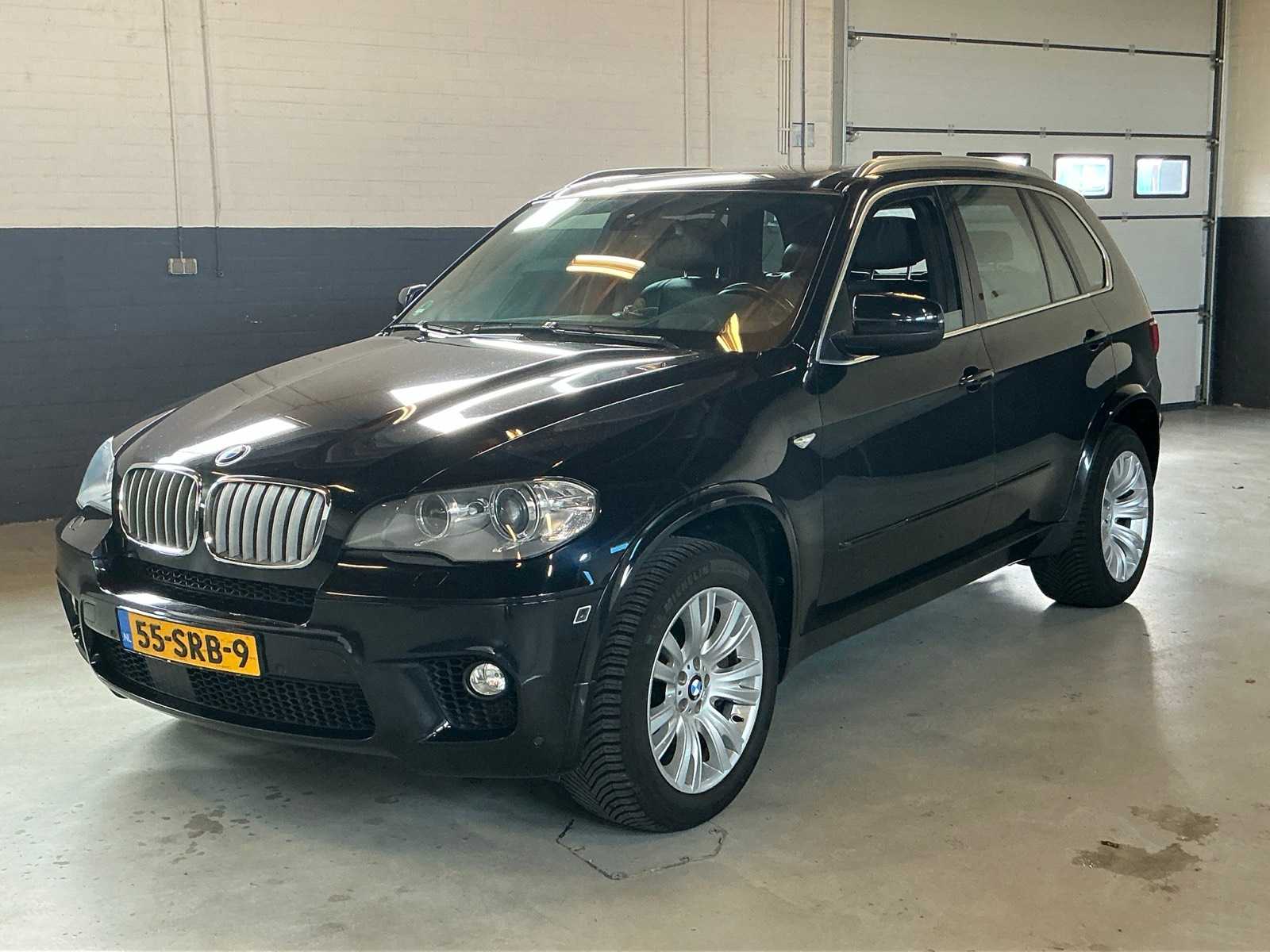 BMW X5 4.4 V8 z 2011 r. – samochód osobowy