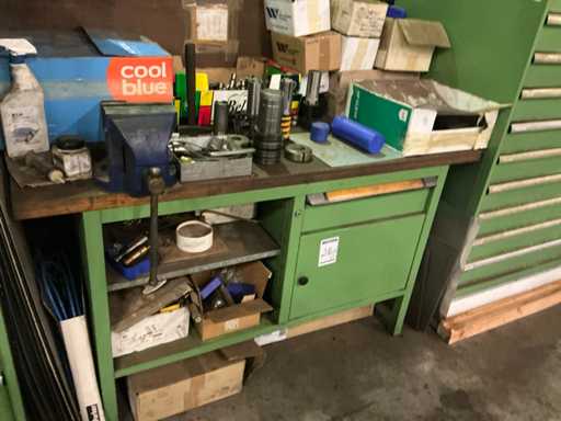 Metal workbench (2x)