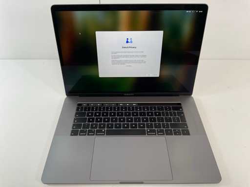 Apple MacBook Pro 15.4”, Core(TM) i7 8th Gen, 16 GB RAM, 256 GB NVMe, AMD Radeon Pro 555X 4 GB Laptop