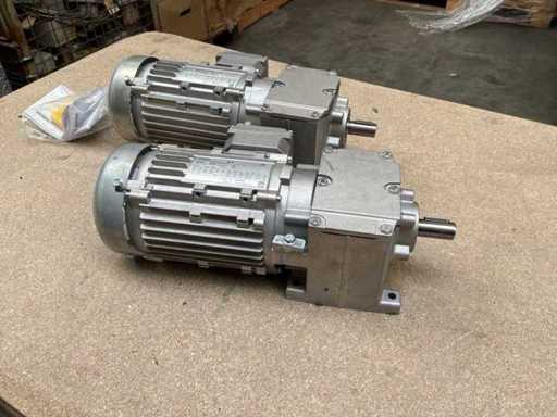 Lenze G500-H100 Motorreductor (2x)