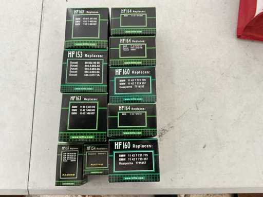 Lotti vari inclusi filtri dell'olio Moto