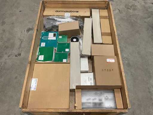 Charge von Installationsmaterialien