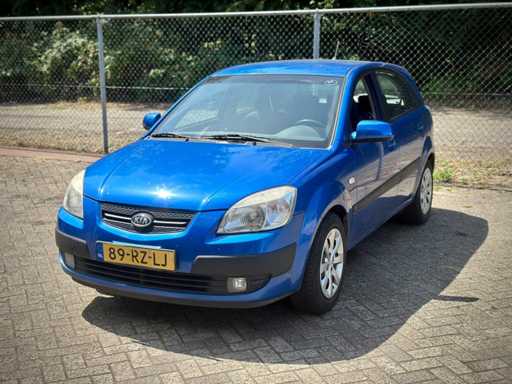 Kia Rio 1.4 L , 89-RZ-LJ