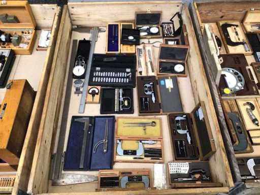 Echipamente de măsurare, etriere, manometre cu cadran, micrometre