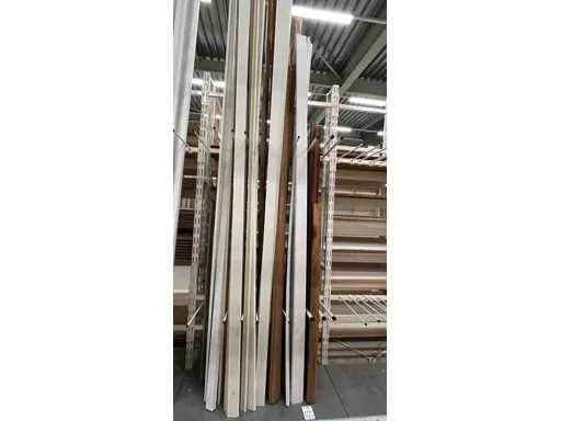 Parkettrahmenprofile und Nasenlamellen (55x)