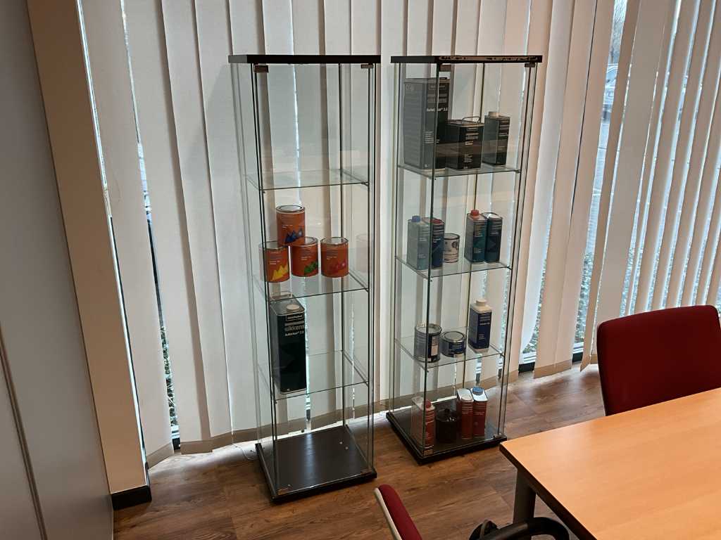 2x Glass-door cabinet