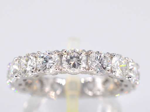 Weißgold-Allianzring mit 4,50 Karat Diamanten